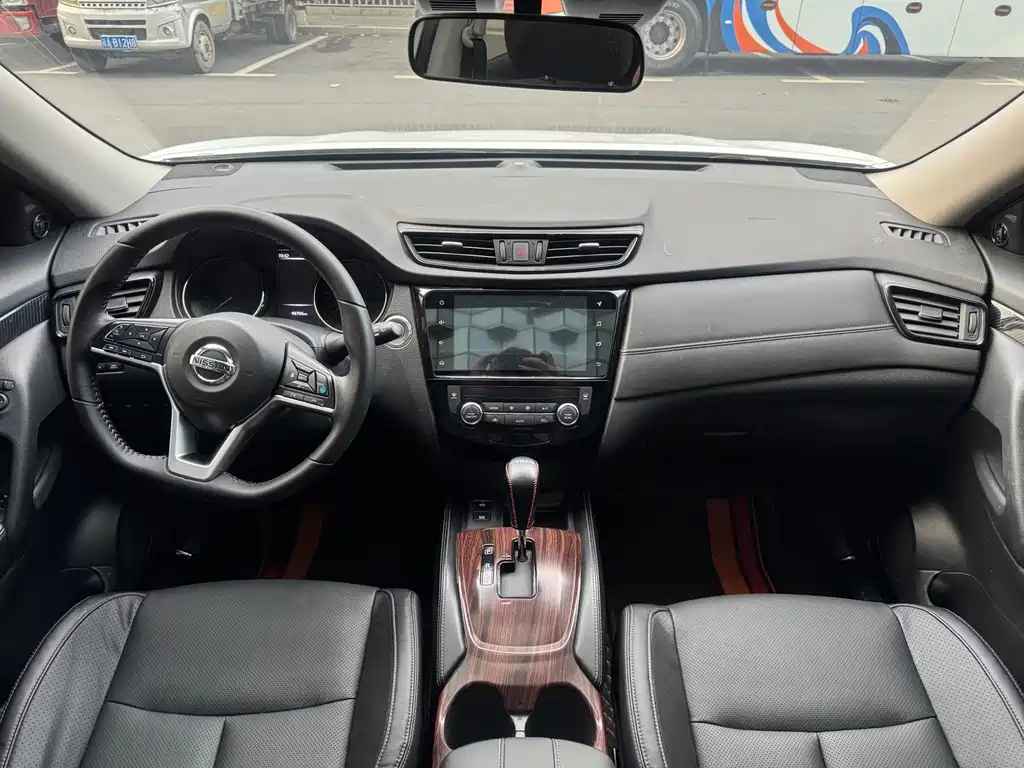 Nissan X-Trail — миниатюра 6