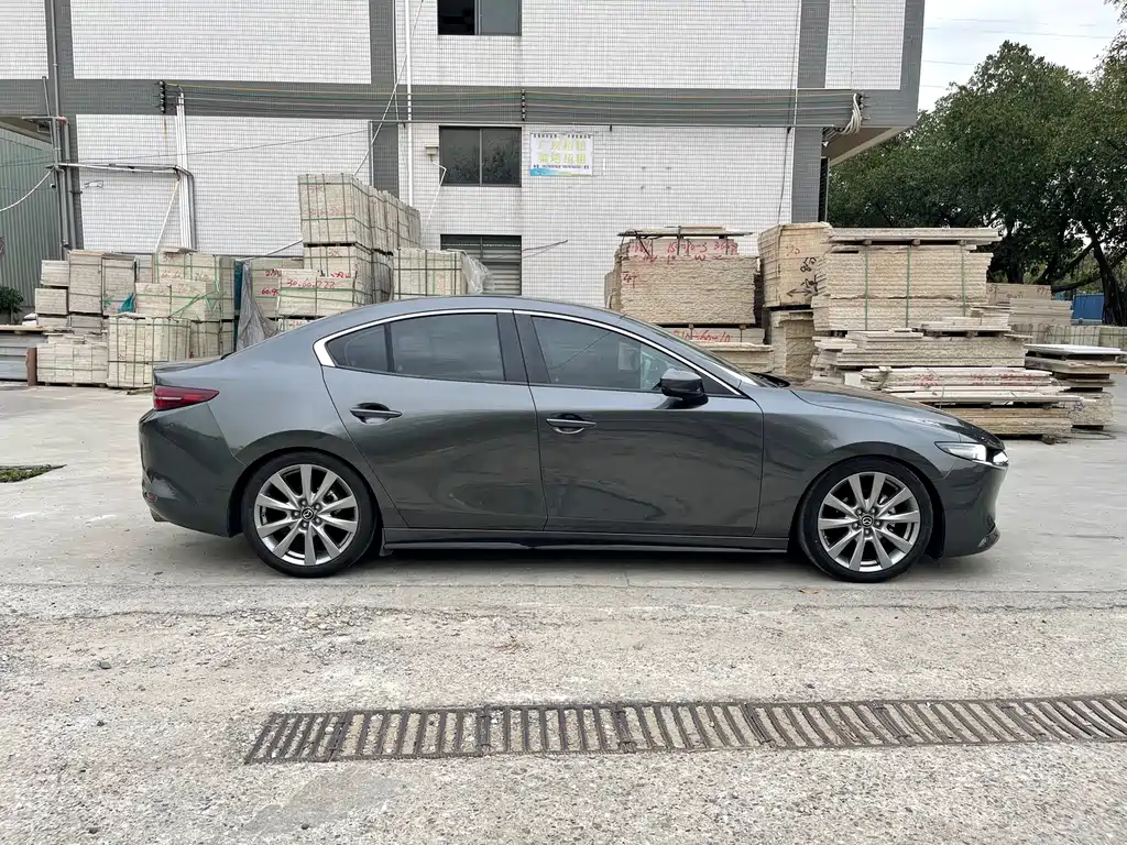 MAZDA 3 ANGKESAILA