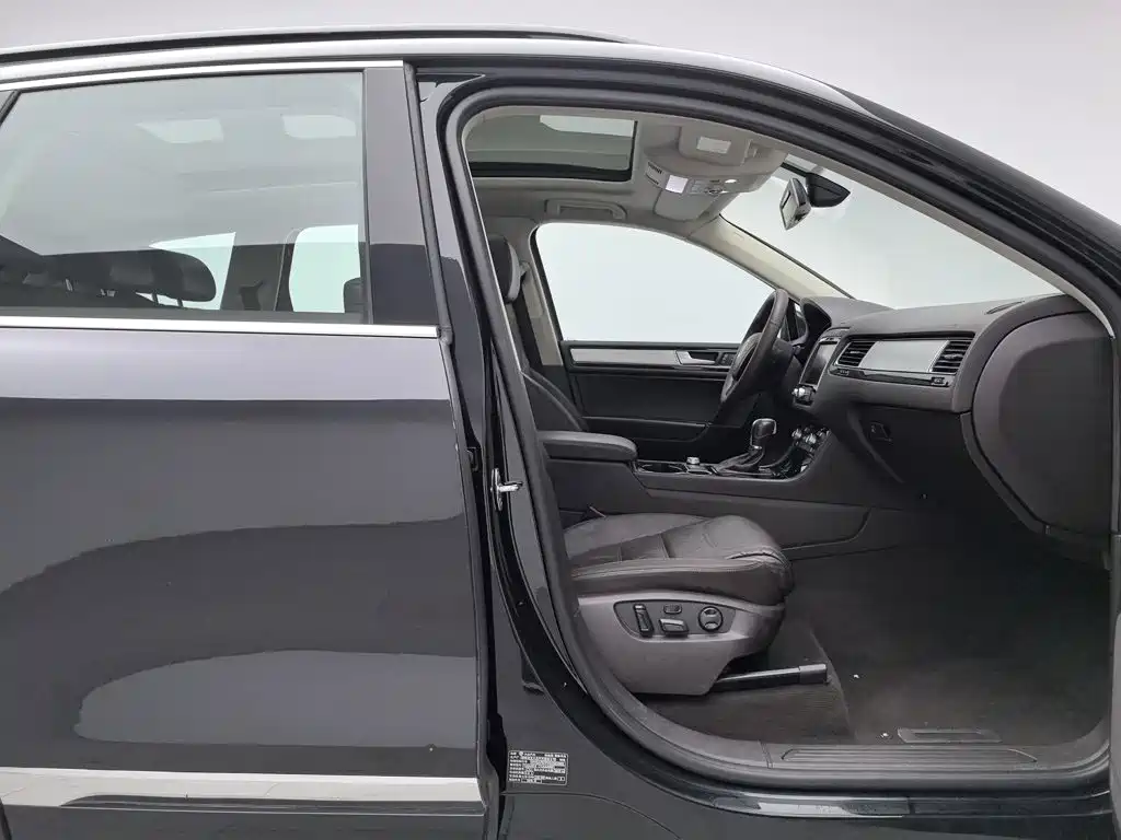 Volkswagen Touareg — миниатюра 23