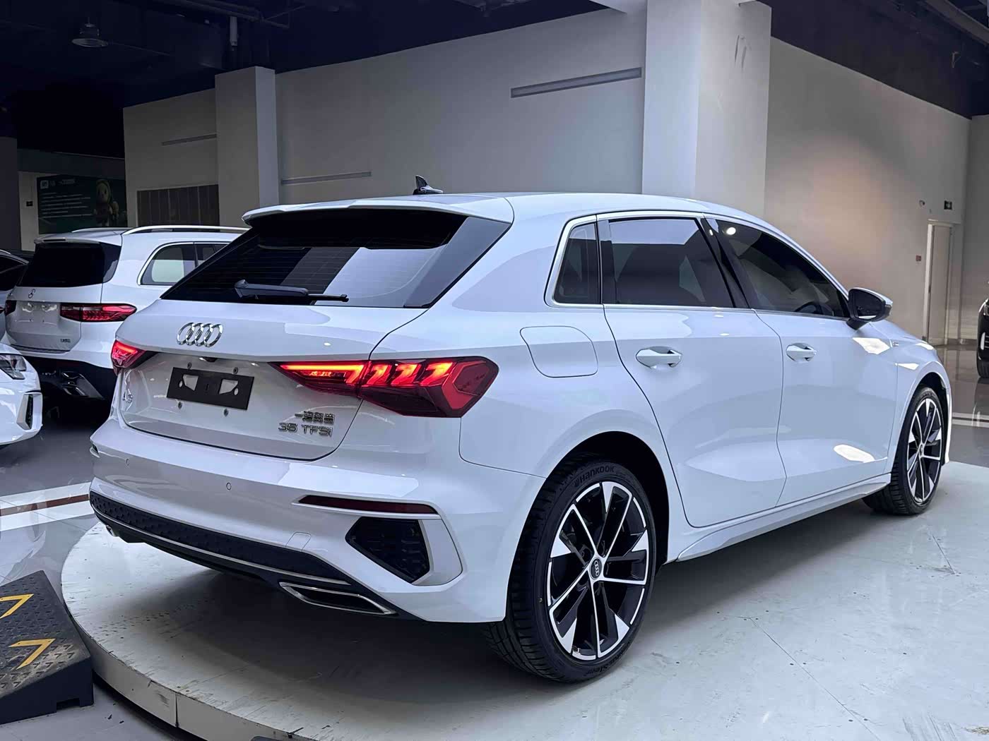 Audi A3 1.4 л 2022 г. Белый, пробег 15000 км