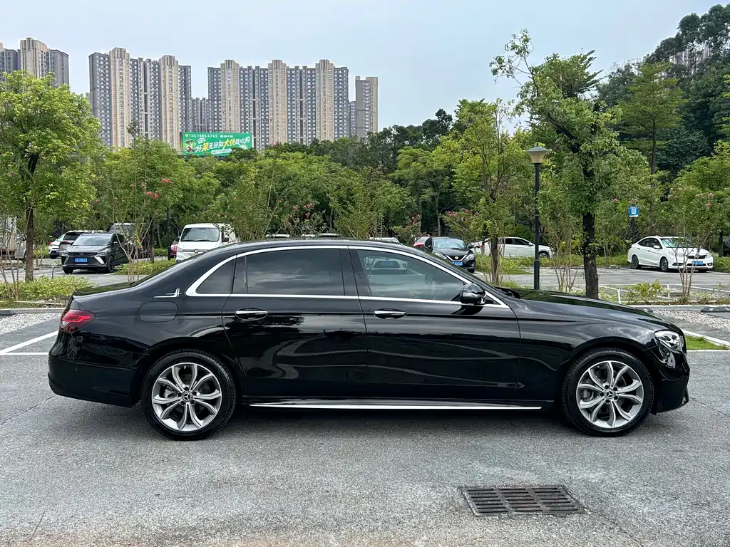 Mercedes-Benz E-Class — миниатюра 22