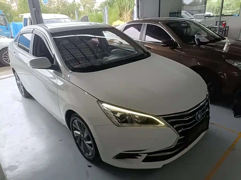 Changan Eado DT — миниатюра 4