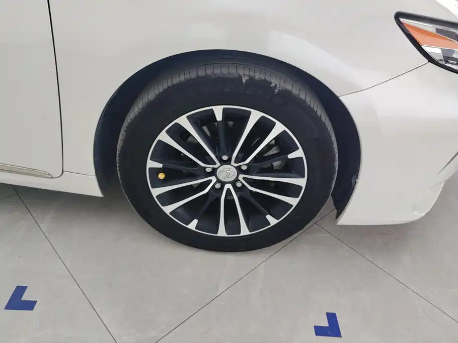 Lexus ES — миниатюра 6