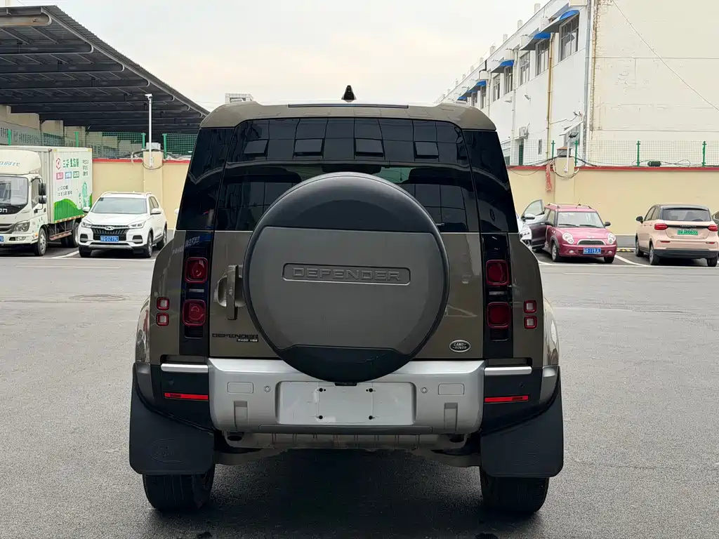 Land Rover Defender — миниатюра 13