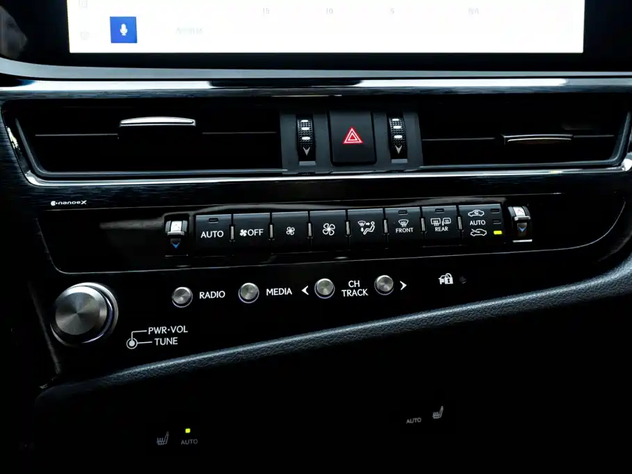Lexus ES — миниатюра 21