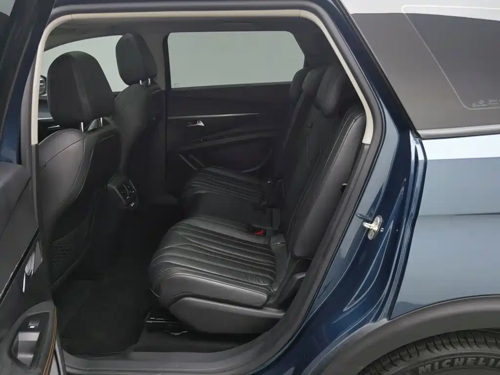 Peugeot 5008 — миниатюра 15