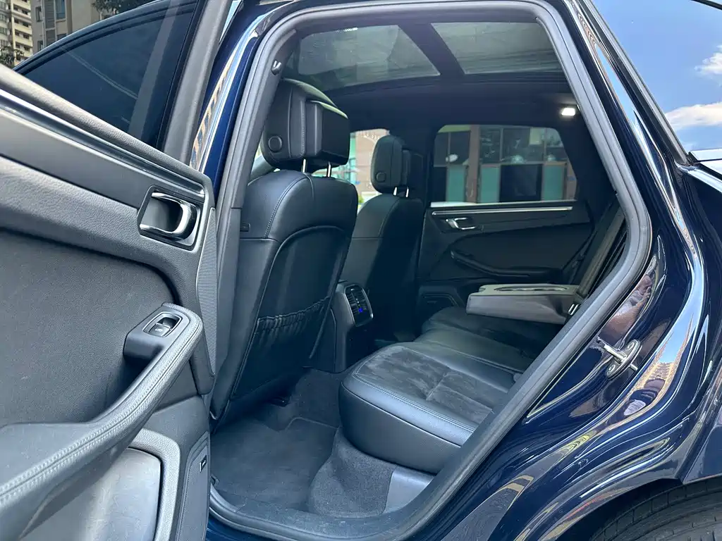 Porsche Macan — миниатюра 15