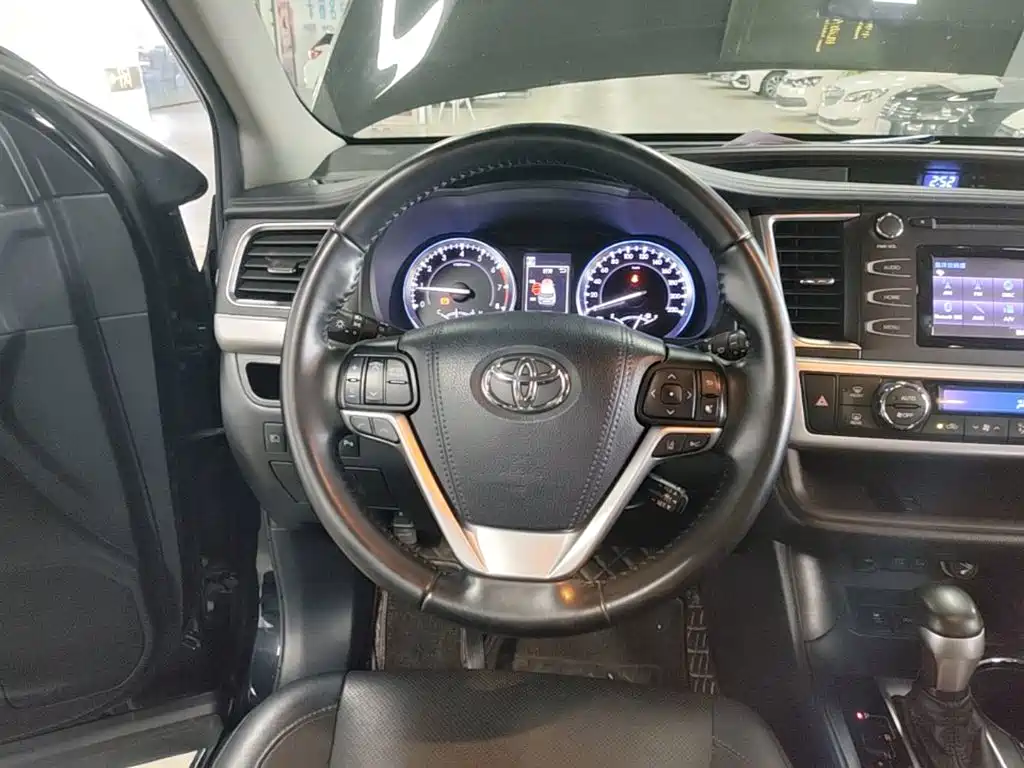 Toyota Highlander — миниатюра 11