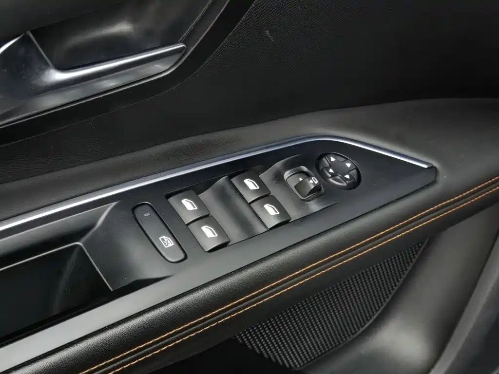 Peugeot 5008 — миниатюра 9