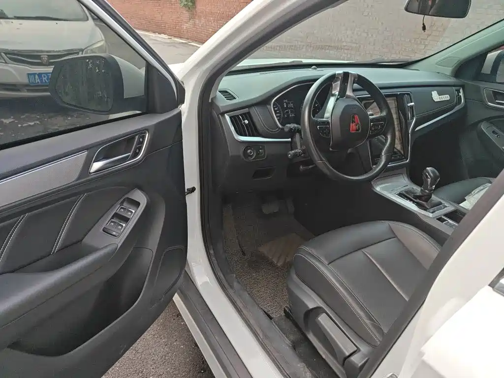 Roewe RX5 — миниатюра 12