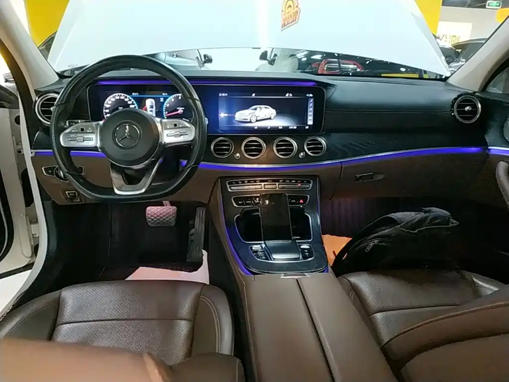 Mercedes-Benz E-Class — миниатюра 10