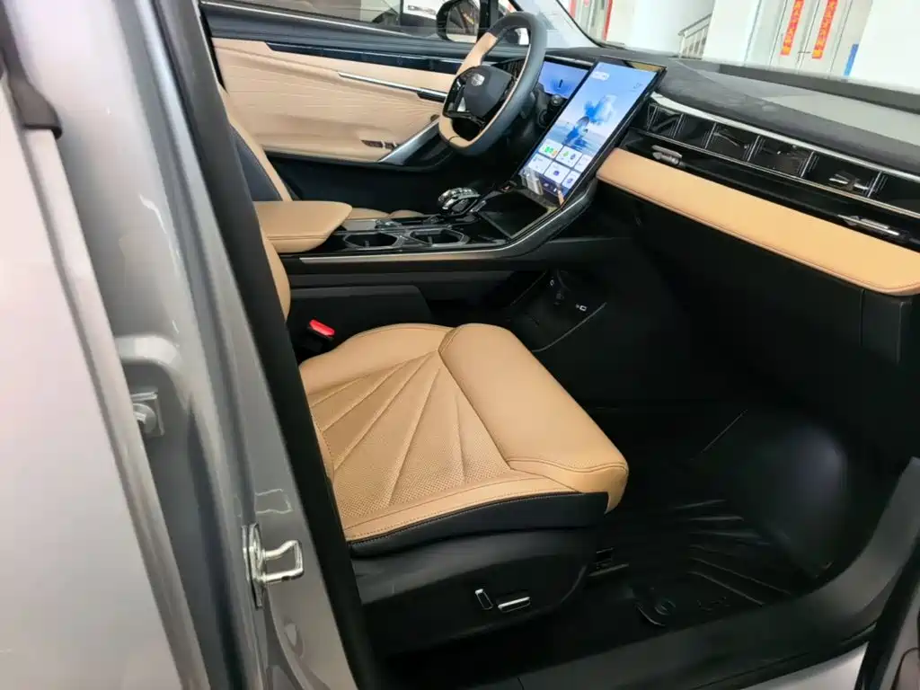 Geely Boyue L — миниатюра 25
