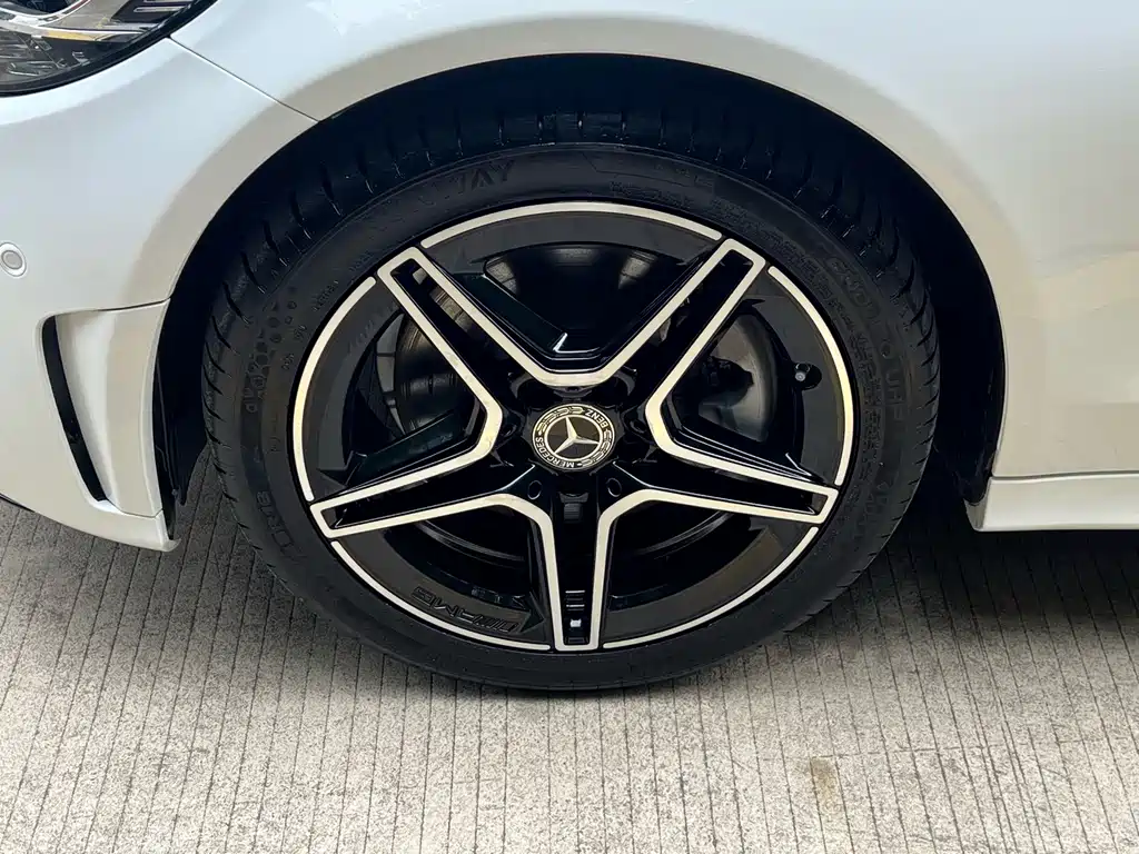 Mercedes-Benz C-Class — миниатюра 15