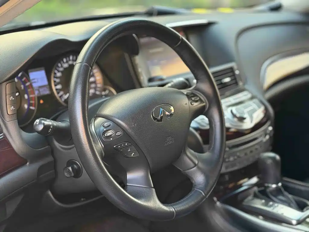 Infiniti Q70 2019 Q70L 2.0T Enjoy