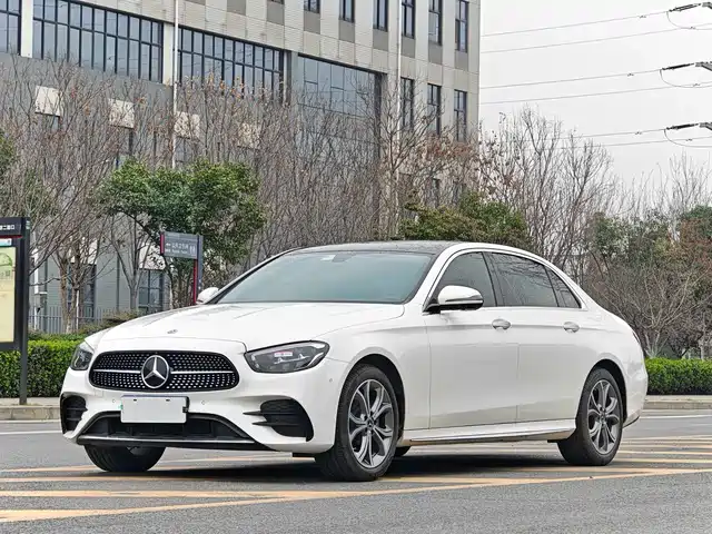 MERCEDES-BENZ E CLASS