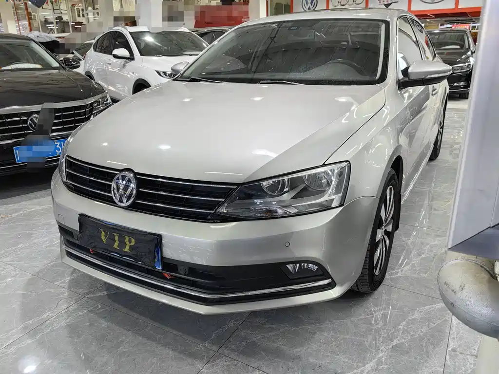 Volkswagen Sagitar 2016