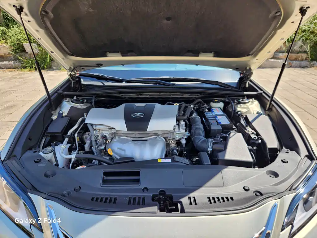 Lexus ES — миниатюра 17