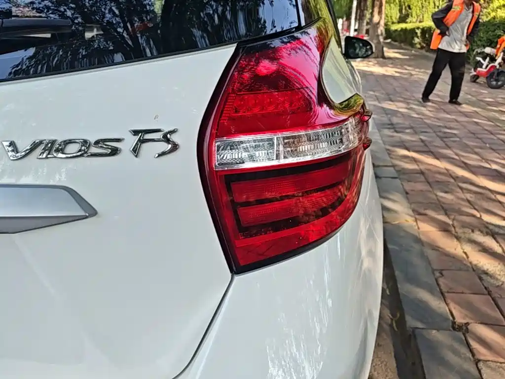 Toyota Vios FS — миниатюра 8