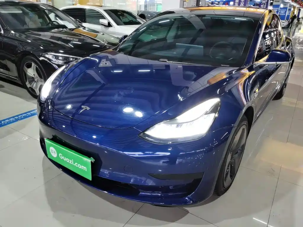 Tesla Model 3 — миниатюра 2