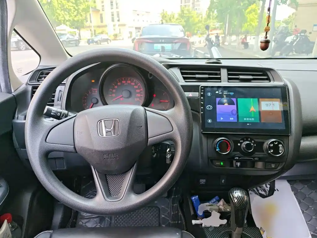 Honda Fit — миниатюра 12