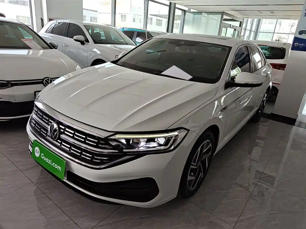 Volkswagen Sagitar 2025