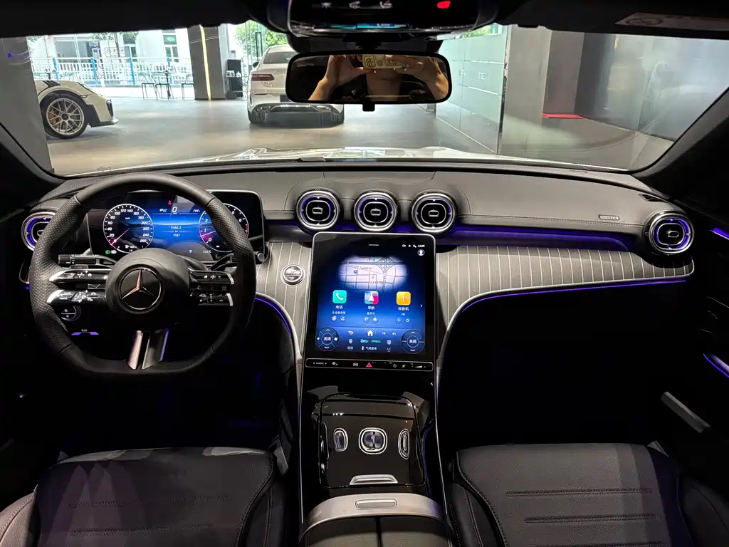 Mercedes-Benz C-Class — миниатюра 11