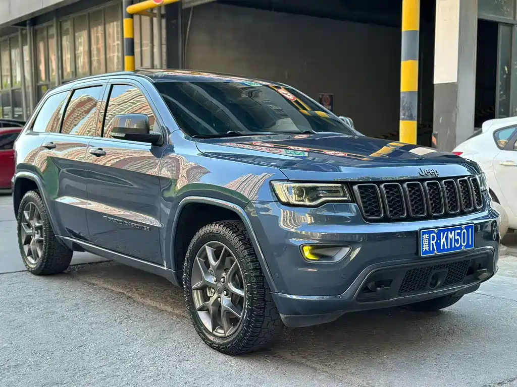 Jeep Grand Cherokee (Import) — миниатюра 3