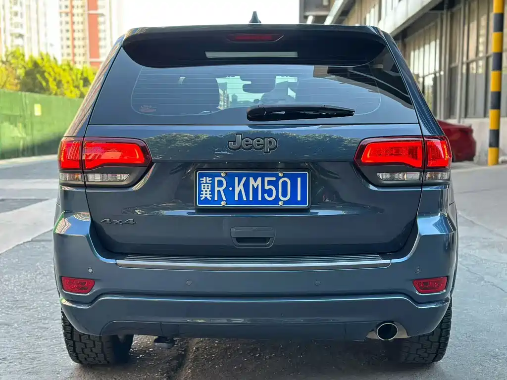 Jeep Grand Cherokee (Import) — миниатюра 9