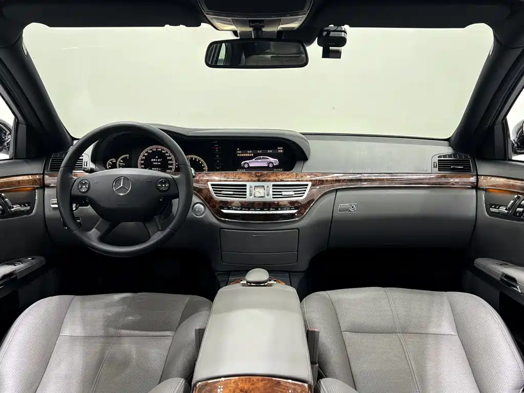Mercedes-Benz S-Class — миниатюра 13