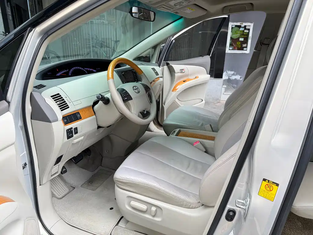 Toyota Previa — миниатюра 8