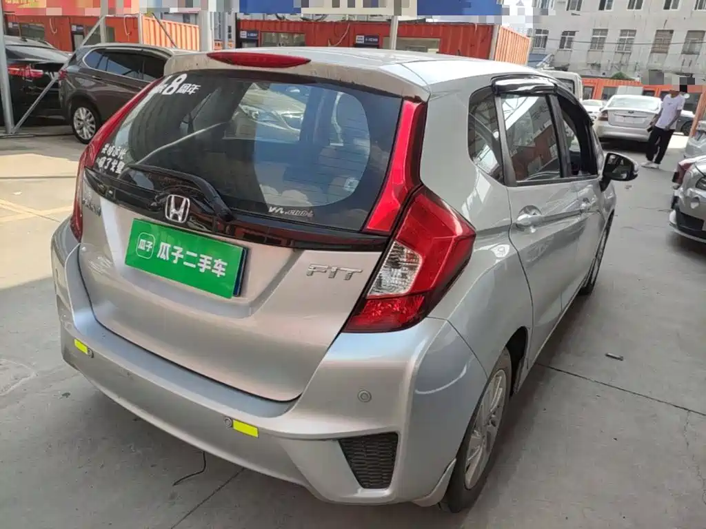 Honda Fit — миниатюра 7