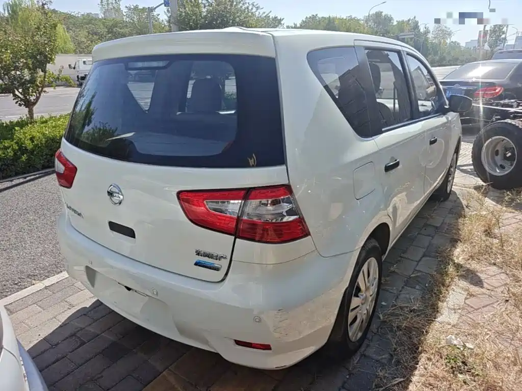 Nissan Livina — миниатюра 7