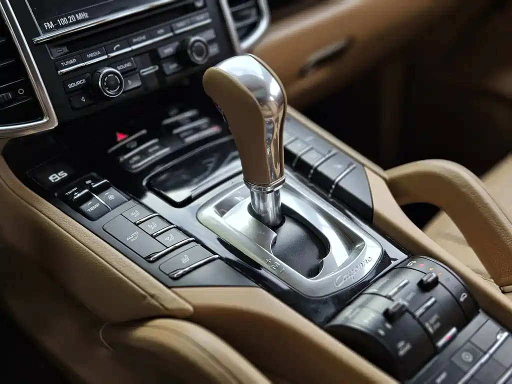 Porsche Cayenne — миниатюра 20