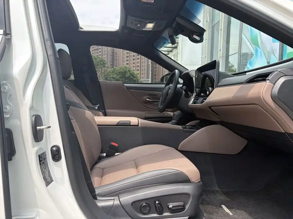 Lexus ES — миниатюра 19