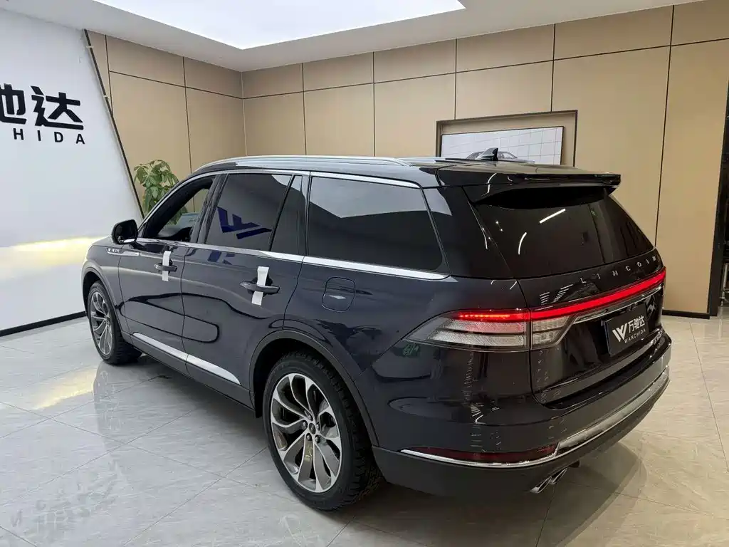 Lincoln Aviator — миниатюра 3