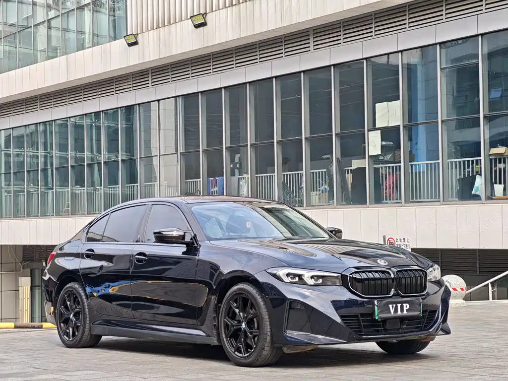 BMW i3 2026 eDrive 35 L