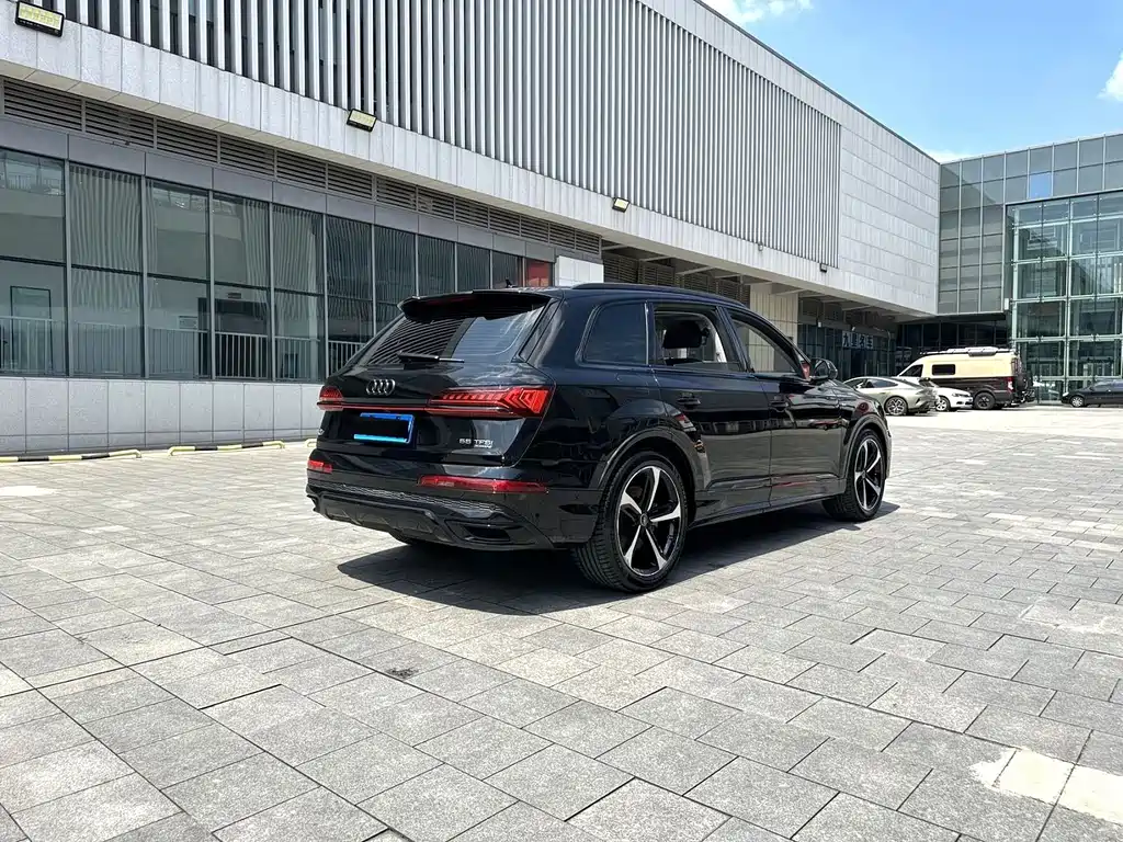 Audi Q7 — миниатюра 9