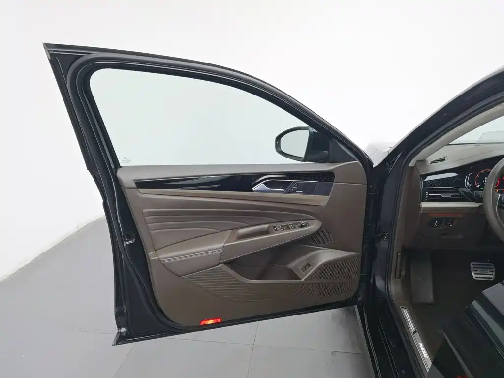 Volkswagen Passat — миниатюра 8