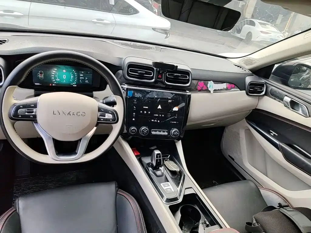 Lynk & Co 02 — миниатюра 13