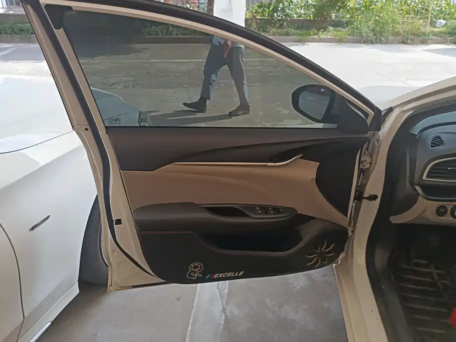 Buick Excelle — миниатюра 7