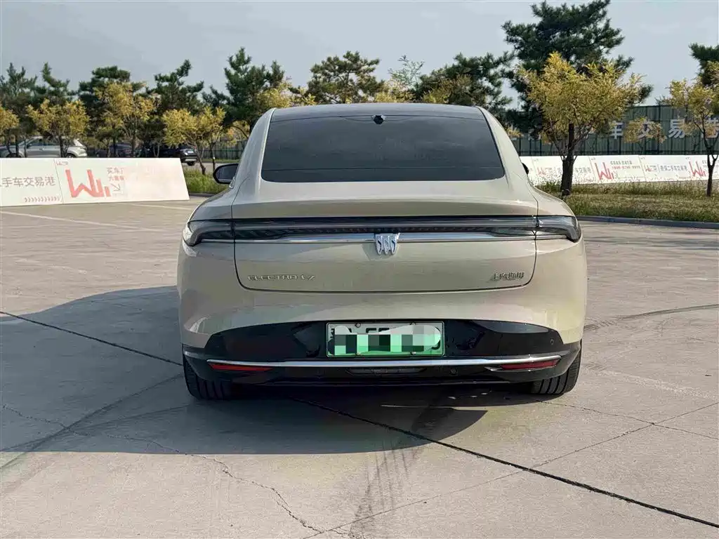 Buick Electra L7 — миниатюра 6