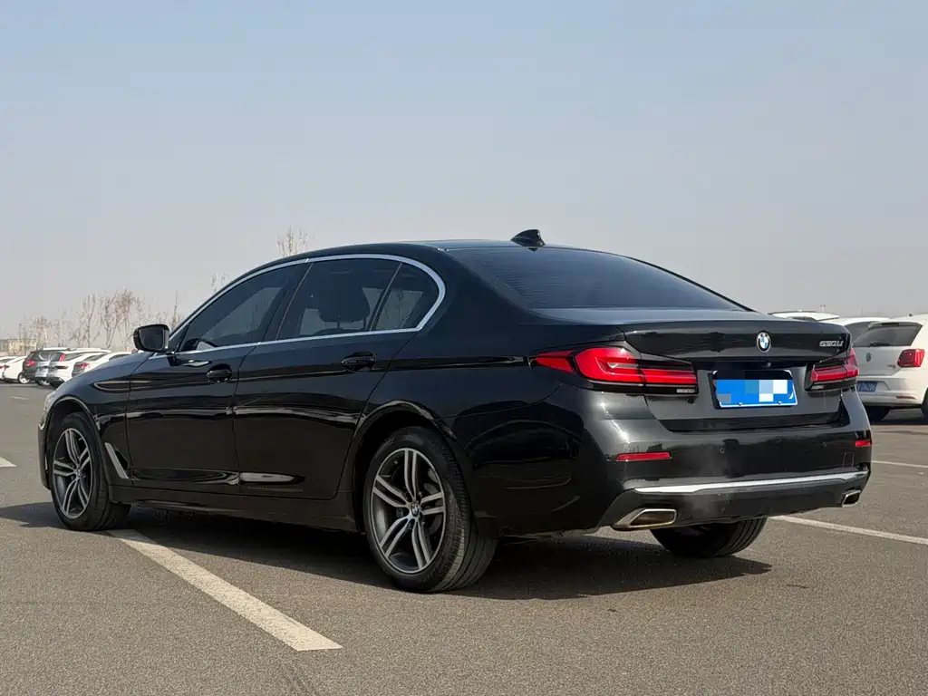 BMW 5 SERIES