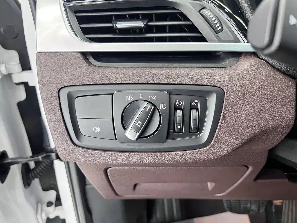 BMW X1 2022 sDrive20Li Premium