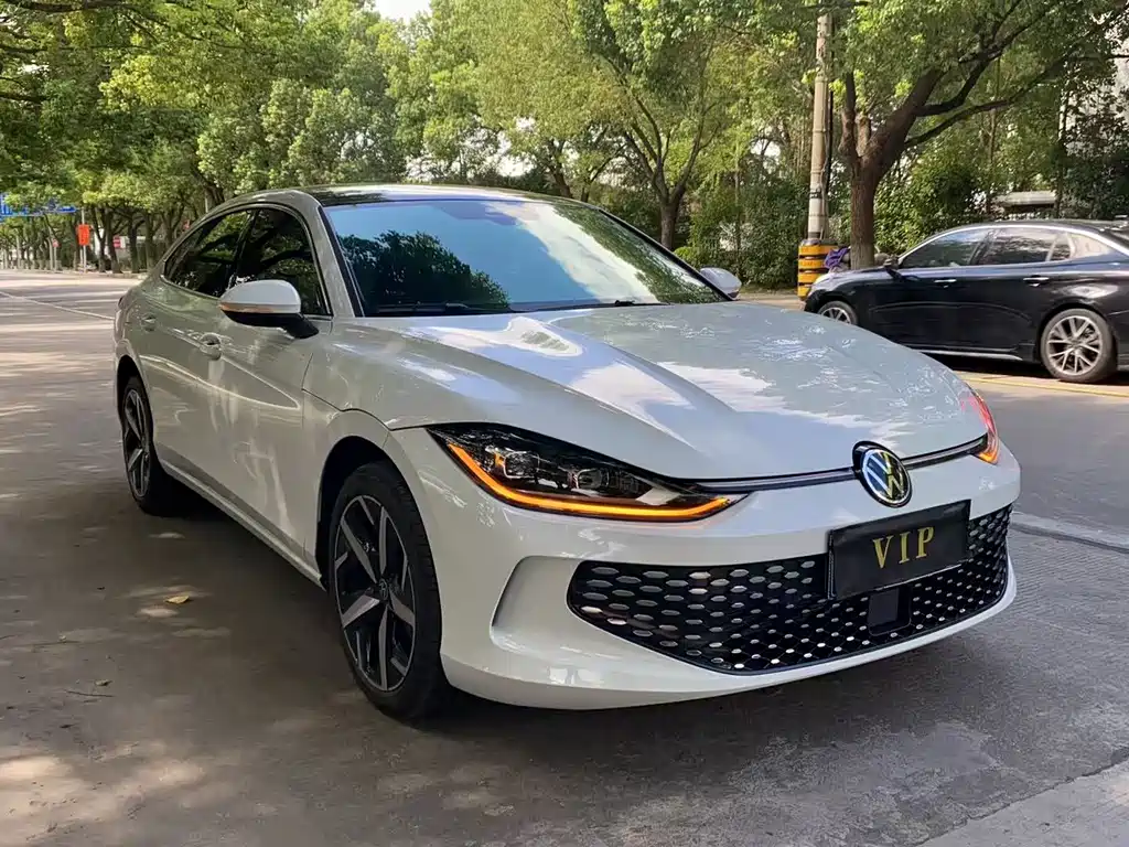 VOLKSWAGEN LINGDU