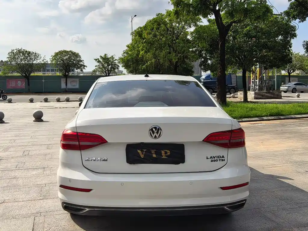 Volkswagen Lavida — миниатюра 5