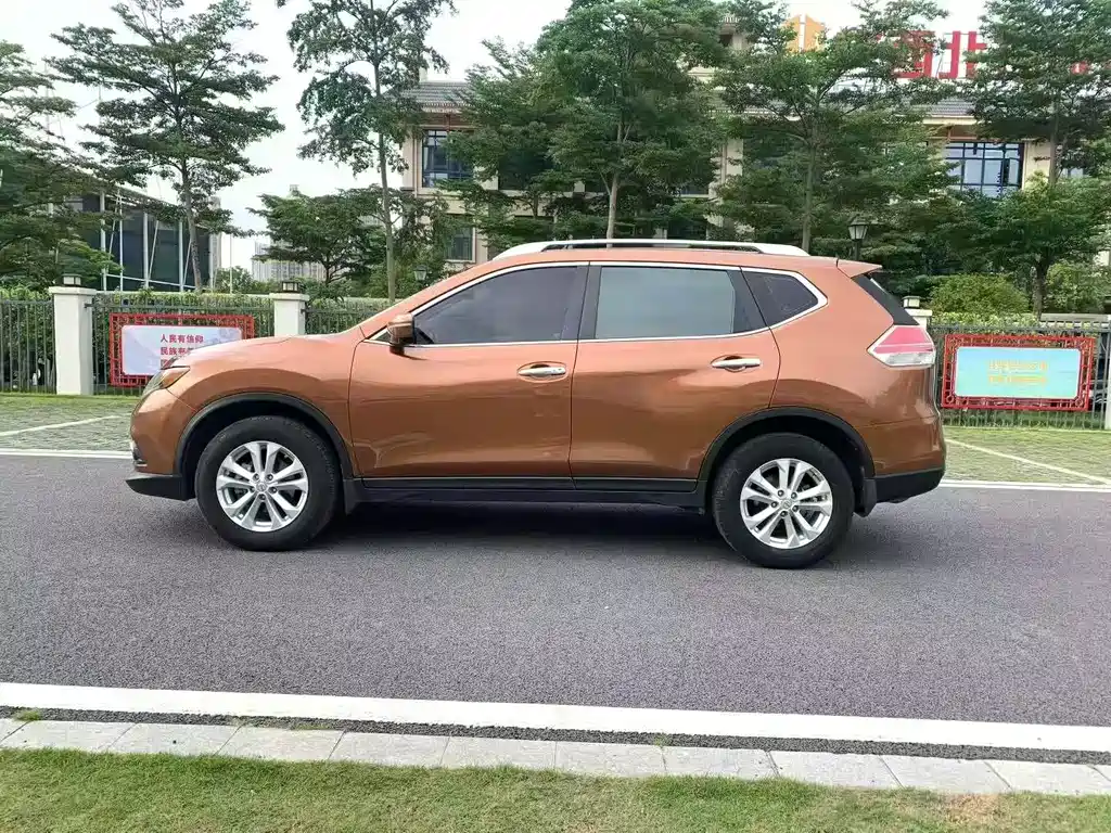 Nissan X-Trail 2.0L CVT Comfort Edition 2WD, фото 2