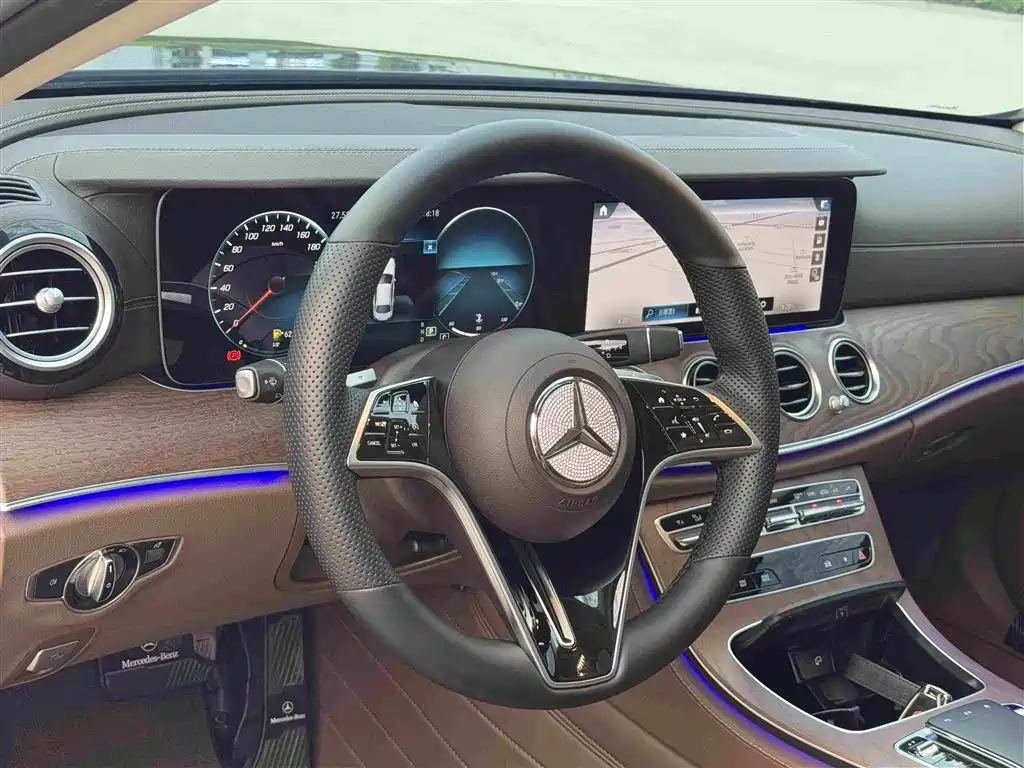 Mercedes-Benz E-Class — миниатюра 6