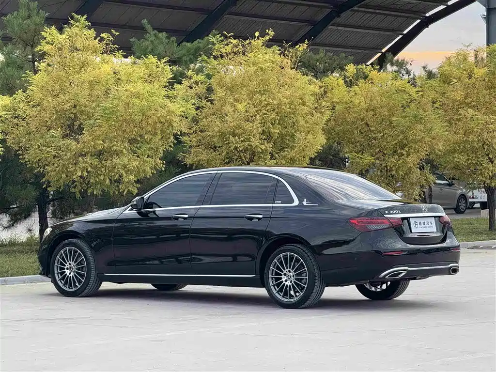 Mercedes-Benz E-Class — миниатюра 21