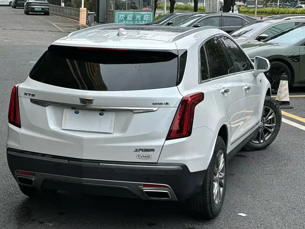 CADILLAC XT5