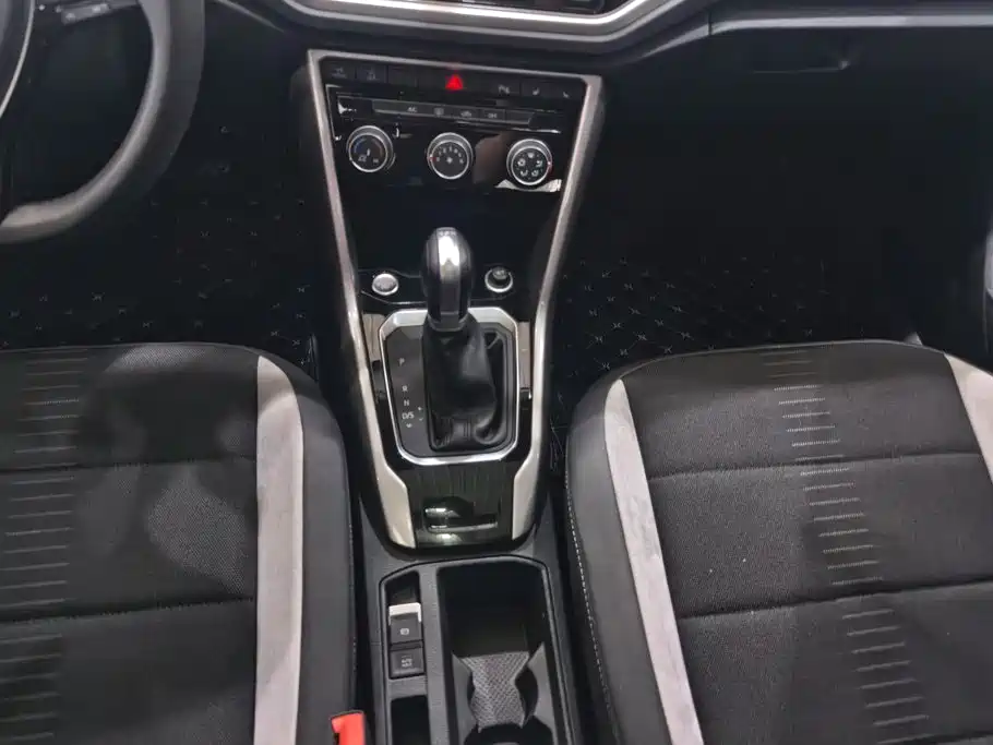 Volkswagen T-Roc — миниатюра 15